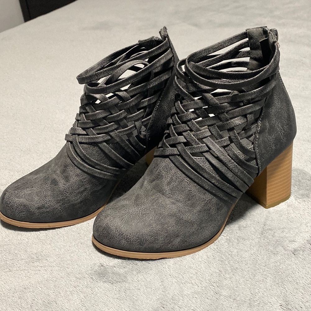 Grey 2.5 inch heels